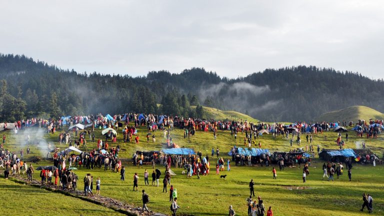 ‘भू–स्वर्ग’ खप्तड चिनाउन स्थानीयवासी अग्रसर