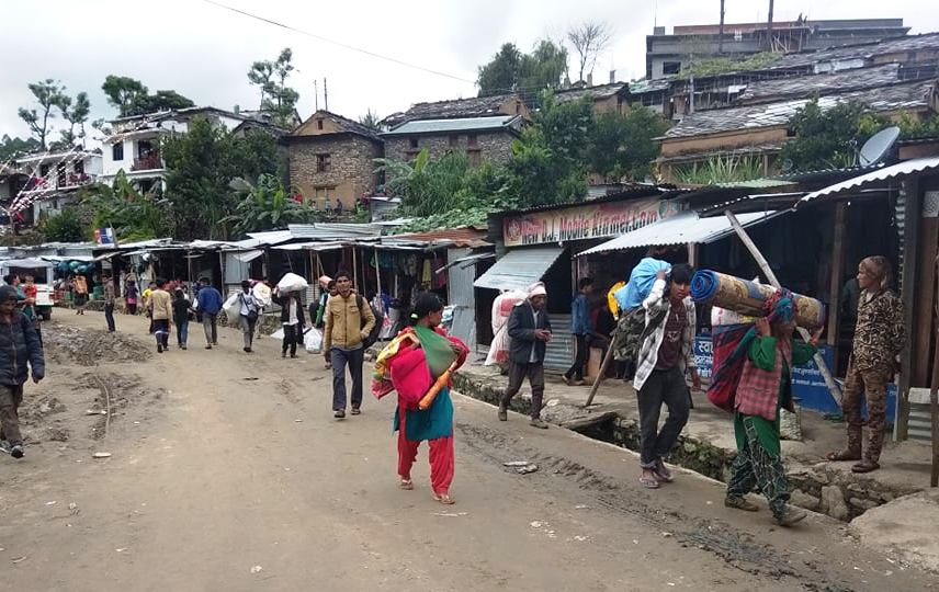 दशैं मनाउन घर फर्किनेको भीड, नियमितको भन्दा थप गाडीहरु सञ्चालन