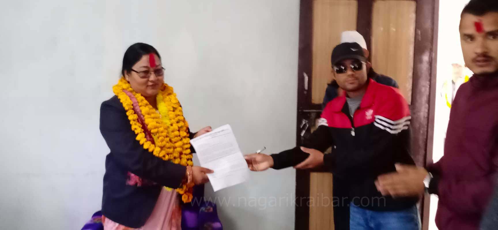 कृषि मन्त्री चौधरीलाई प्राविधिकको ध्यानाकर्षण