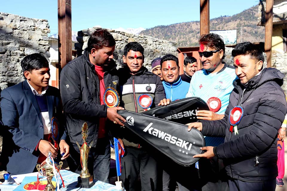 ब्याडमिन्टन प्रतियोगिताको उपाधि रेडक्रसलाई