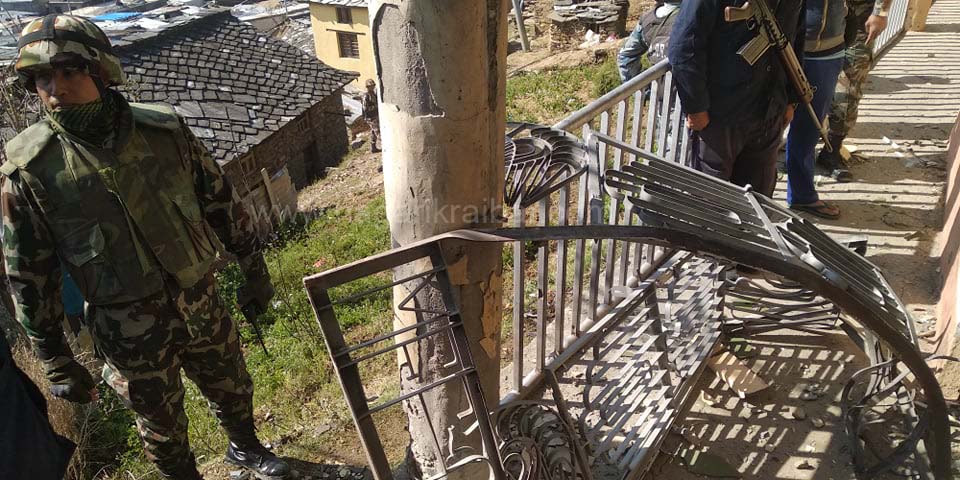 किन राखियो प्रहरी र पीसविनकै नजिक प्रेसरकुकर बम ?