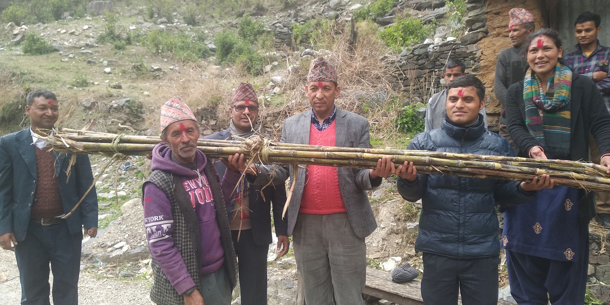 उखु खेतीमा आत्मनिर्भर बनाउन कृषकलाई विउ वितरण