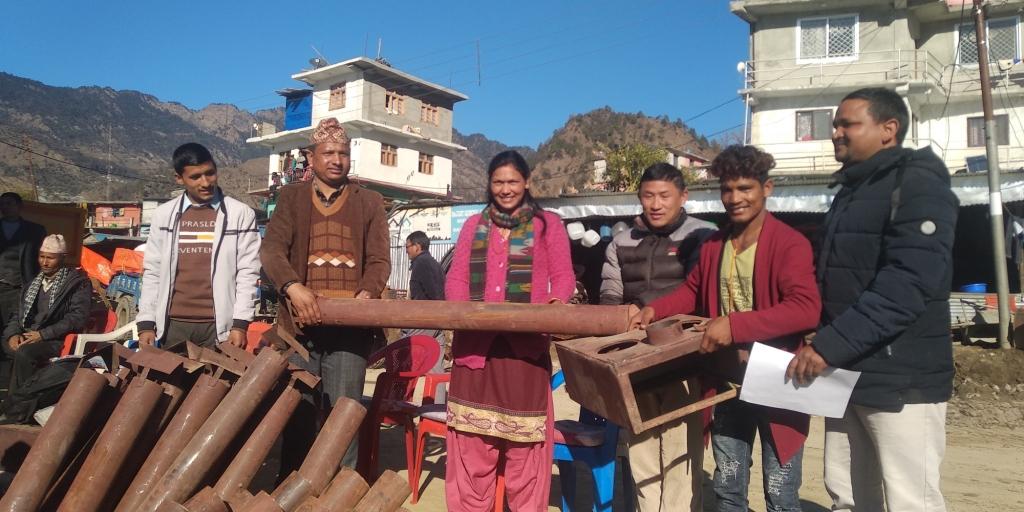 सहासको सहयोगमा विपन्न परिवारलाई धुवाँरहित चुलो