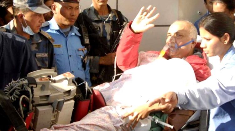 प्रधानमन्त्रीको डाइलासिस सकियो, अप्रेसनको तयारीका लागि बेडमा सारिँदै