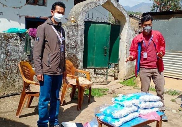 बाजुराका स्वास्थ्यकर्मीलाई अमेरिकाबाट सहयाेग