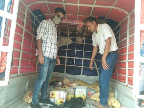 हिमाली गाउँपालिकाले बाँड्यो धनगढीमा अलपत्र परेकालाई राहत