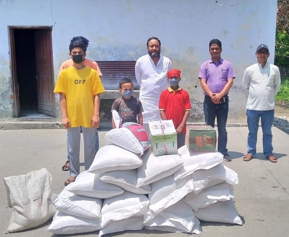 युवा नेता ऐरद्वारा अनाथालयमा खाद्य सामग्री सहयोग