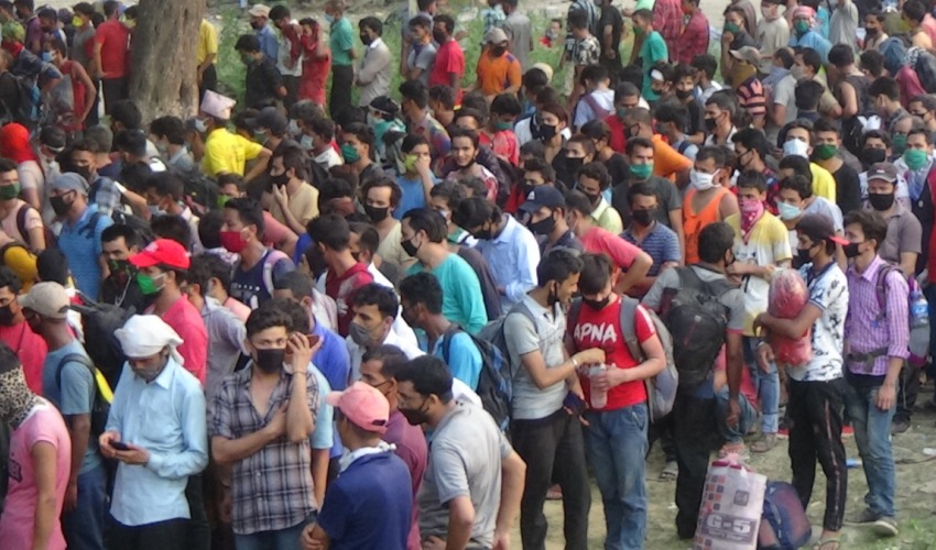 आज कैलालीको त्रिनगर नाकाबाट २५४ जना भित्रिए