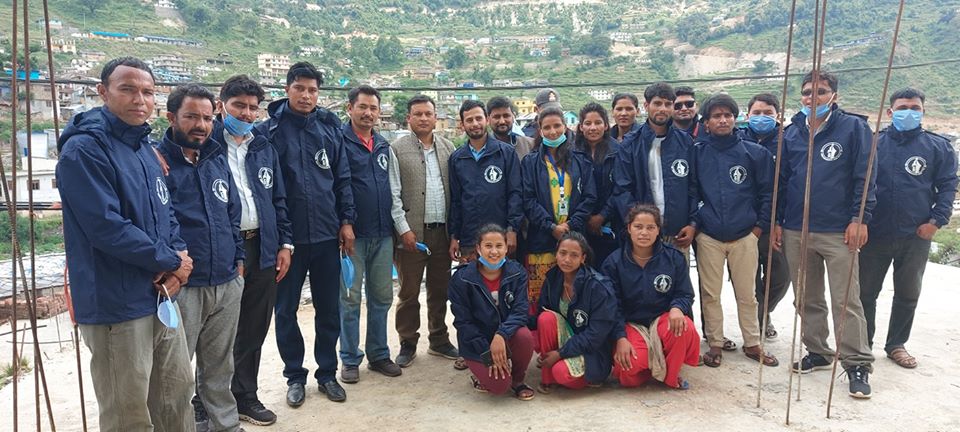 प्रेसस‌गठनले बाँड्याे पत्रकारलाई सुरक्षा सामाग्री