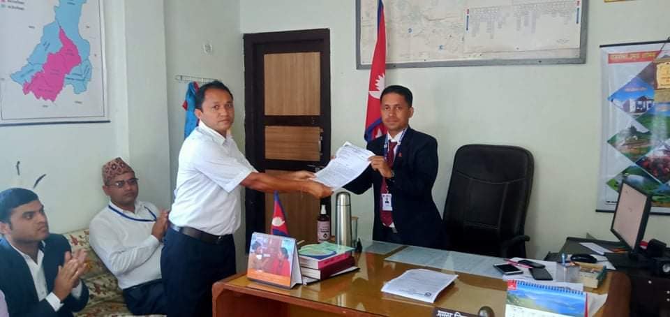 आधिकारिक ट्रेड युनियन बाजुराले बुझायो प्रशासनमा १७ बुदे माग-पत्र