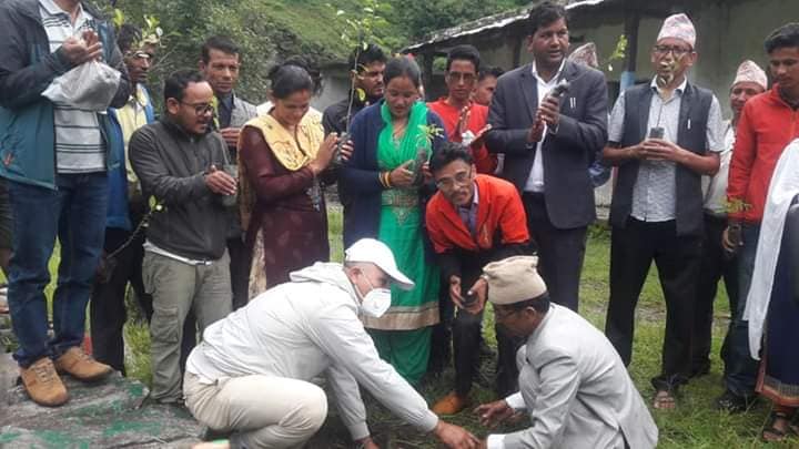 ३८ औं विपी स्मृति दिवसमा नेपाली काँग्रेस बाजुराद्धारा वृक्षारोपण