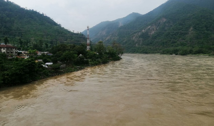 कर्णाली नदीमा खतराको संकेत