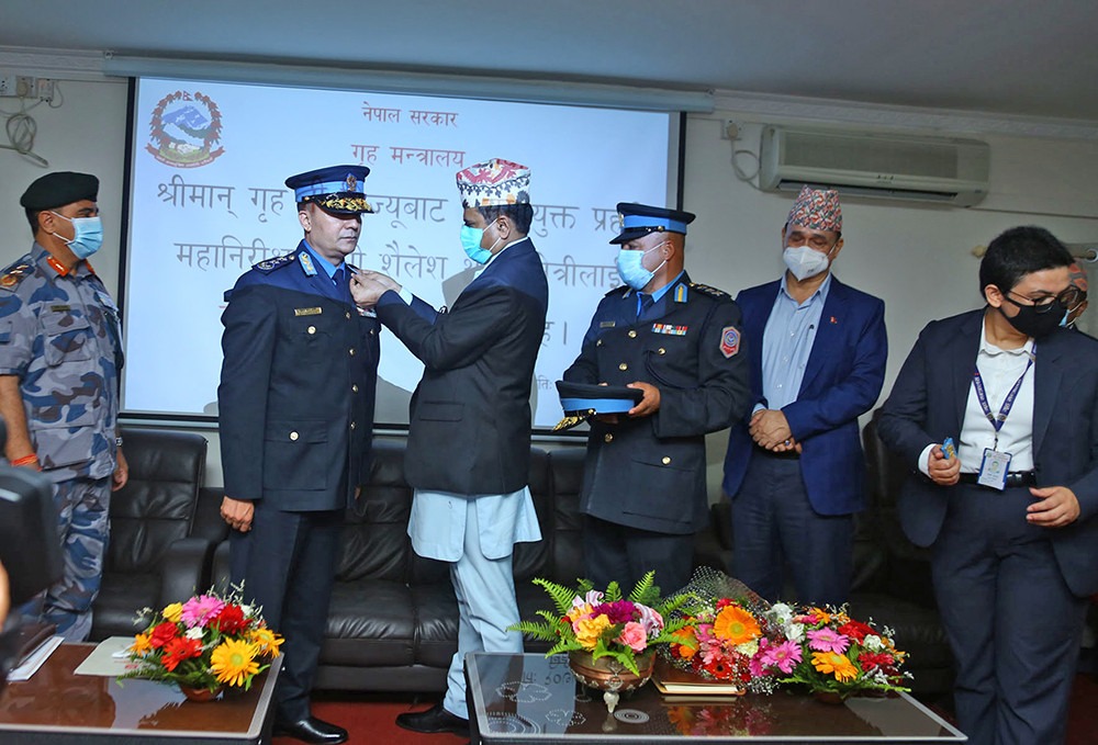 आईजीपी थापालाई दर्ज्यानी चिह्न