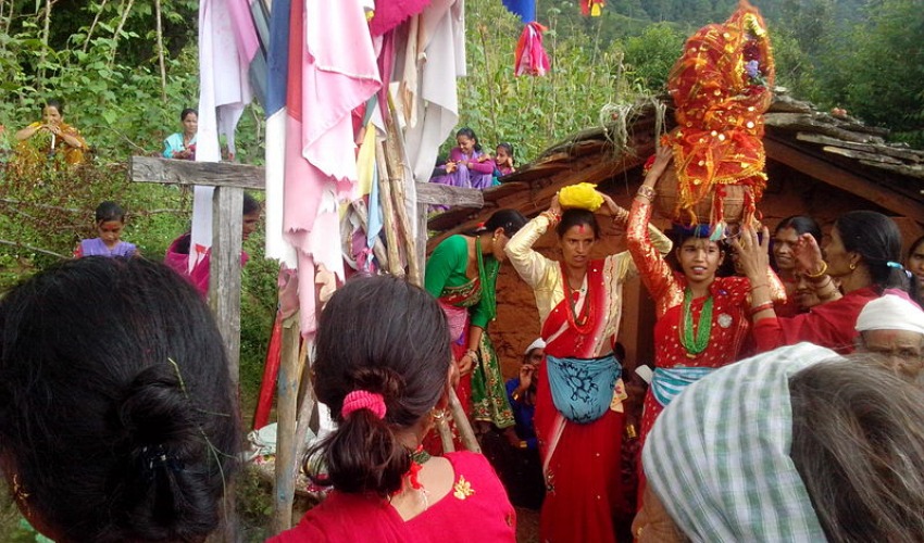 बैतडीमा गौरा र तीज मनाउन रोक