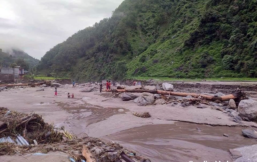 अछाममा बेपत्ताको खोजी जारी, मृतक ६ मध्ये ३ को सनाखत