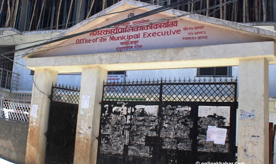 हाजिर हुन आएका प्रमुख प्रशासकिय अधिकृत  एकै रातमा सरुवा