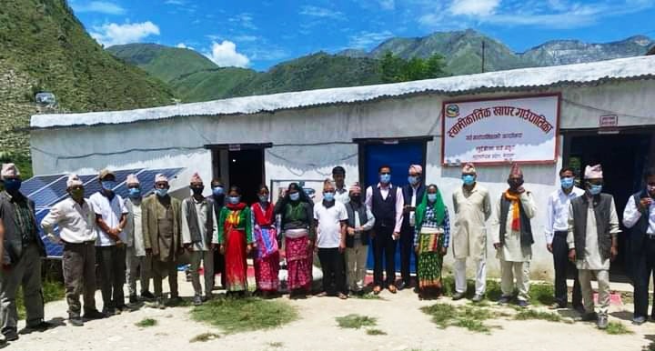 काठमाण्डौ बस्ने गिरीले गाउँपालिकालाई गरे २५ सय थान मास्क सहयोग