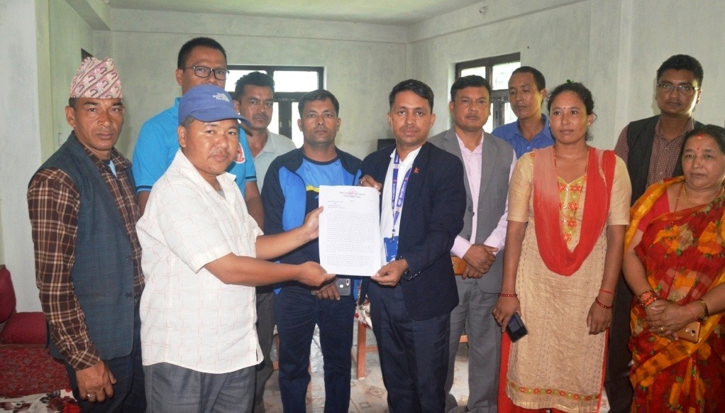 नेकपा बाजुराको प्रधानमन्त्रीलाई ज्ञापन-पत्र