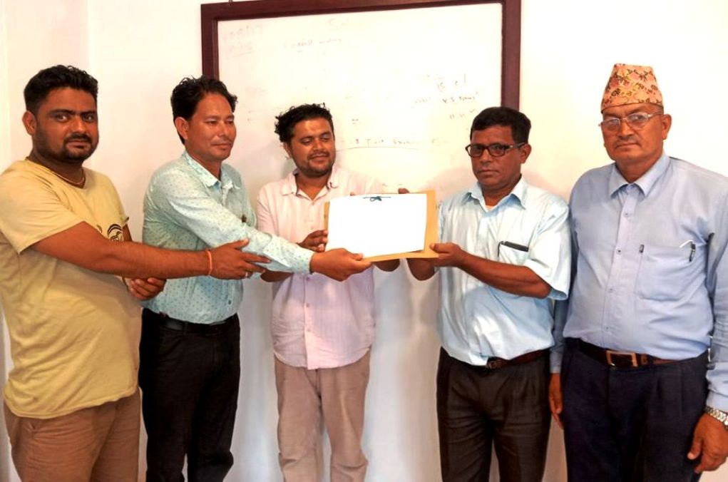 बाजुराका बाढीपहिरो पीडितका लागि धनगढीमा राहत संकलन सुरु