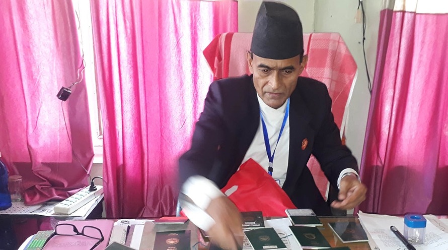 कार्यकक्षमै कुटिए उपसचिव प्रेम सञ्जेल