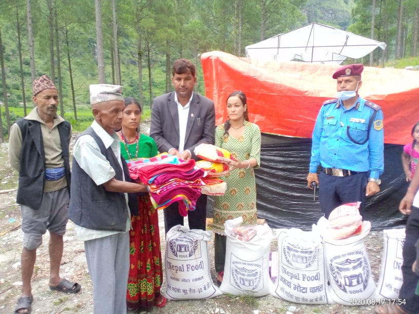 अभियान्ता रीता शाहीको पहलमा बाढीपीडितलाई राहत