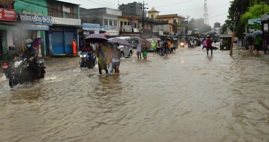 किन डुब्छ धनगढी ?