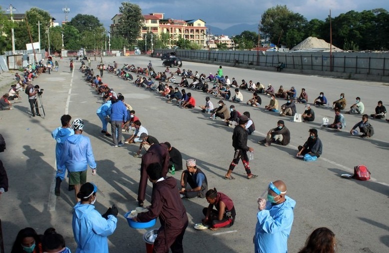 साझाको प्रश्न : ‘अब कोही भोकै बस्नु पर्दैन’ भन्ने प्रधानमन्त्री कहाँ छन् ?