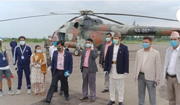 राहत बोकेर मुख्यमन्त्री भट्ट बाढी पीडित क्षेत्रमा