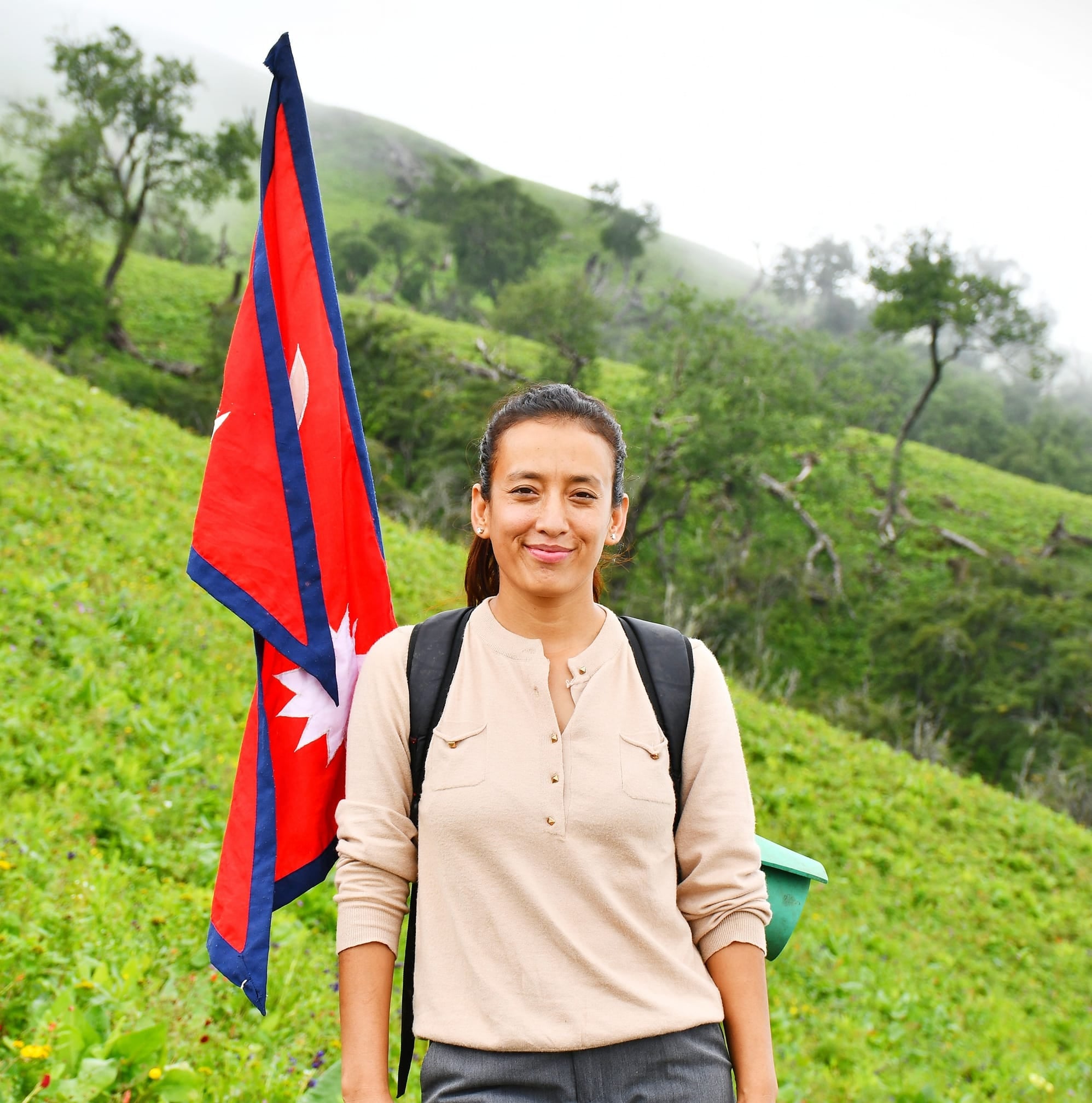 उपमेयर रेग्मीलाई संविधान दिवसको अवसरमा विभूषण