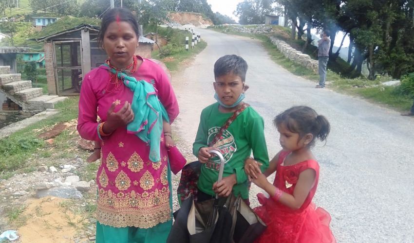 बैतडीका दृष्टिविहीन दलित दम्पती समस्यामा