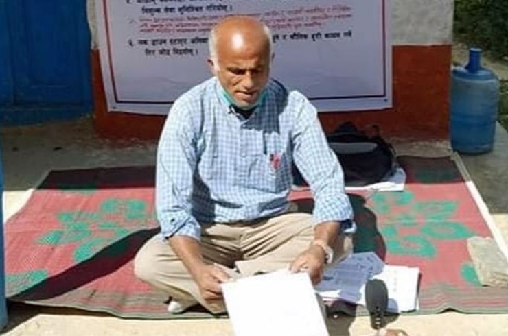 डाक्टर केसीको पक्षमा वीरगञ्जका चिकित्सक, हातमा कालोपट्टी बाँधेर काम गर्दै