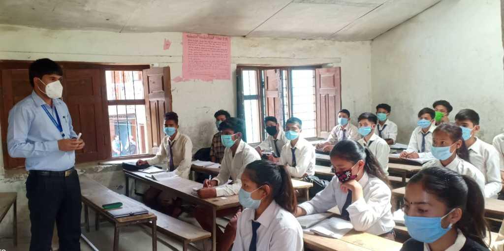 मालिकामा विद्यार्थीको चाप बढेपछि तीन सिप्टमा पढाई संचालन हुँदै