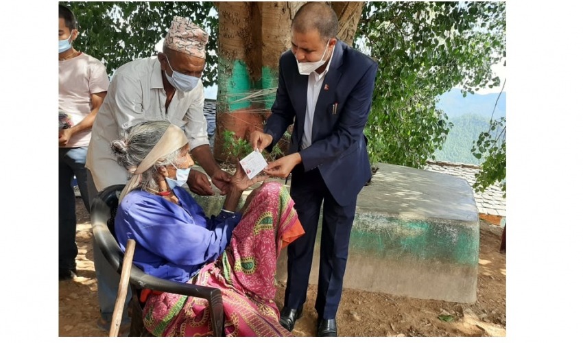 १०१ वर्षमा नागरिकता पाइन बैतडीकी कमलाले