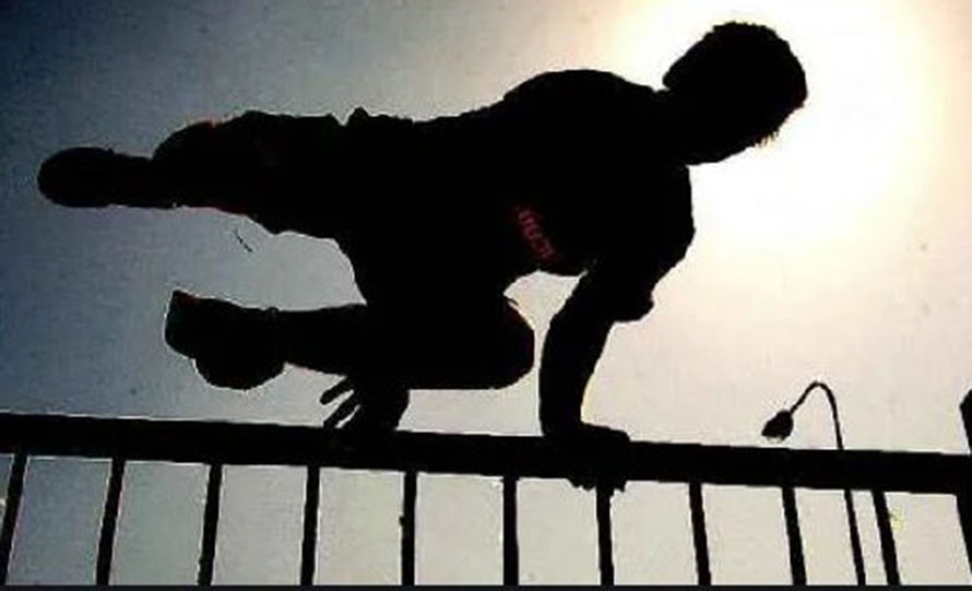 प्रहरी घेरा तोडेर ४ आरोपी फरार प्रकरणमा असई निलम्बित