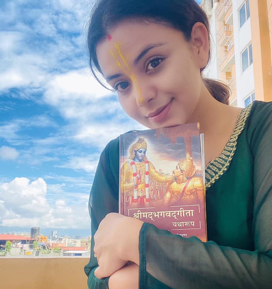 अर्जुन र कृष्णको कथामा नीताले ‘श्रीमद्भगवद् गीता’ बनाउने