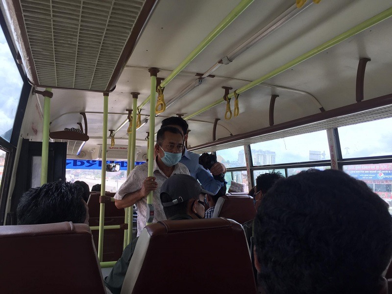 मास्क लगाएर मात्रै गाडी चढौँ, कोरोनासँग मिल्ने लक्षण देखिएमा यात्रा नै नगरौँ