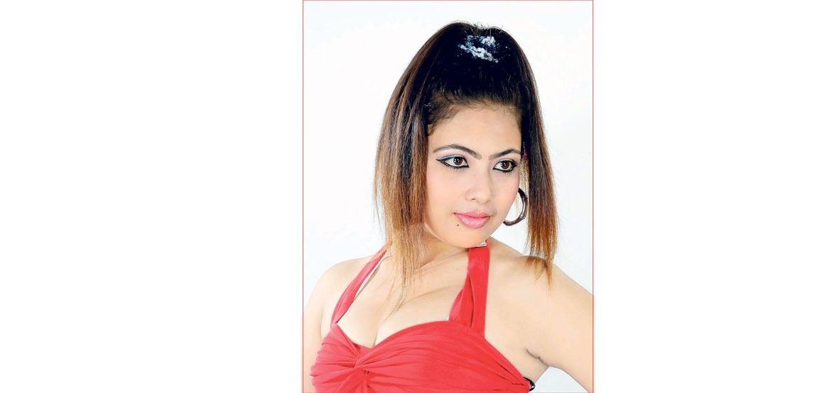 पर्दामा छाउँदै अर्की रेखा