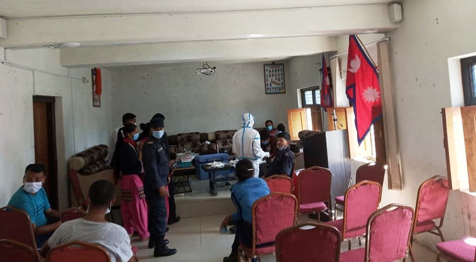 बाजुराका २ सय ५६ जनाको स्वाव संकलन गरि धनगढी पठाइयो