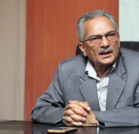 चुनावी दौडबाट बाहिरिए डा. बाबुराम भट्टराई