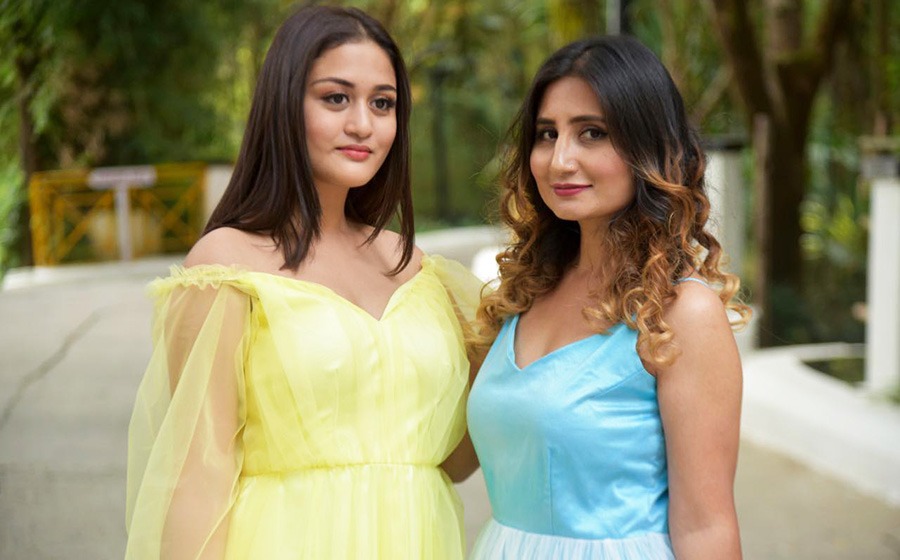 अञ्जुकी छोरी परितोसिकाको भिडियोमा डेब्यू