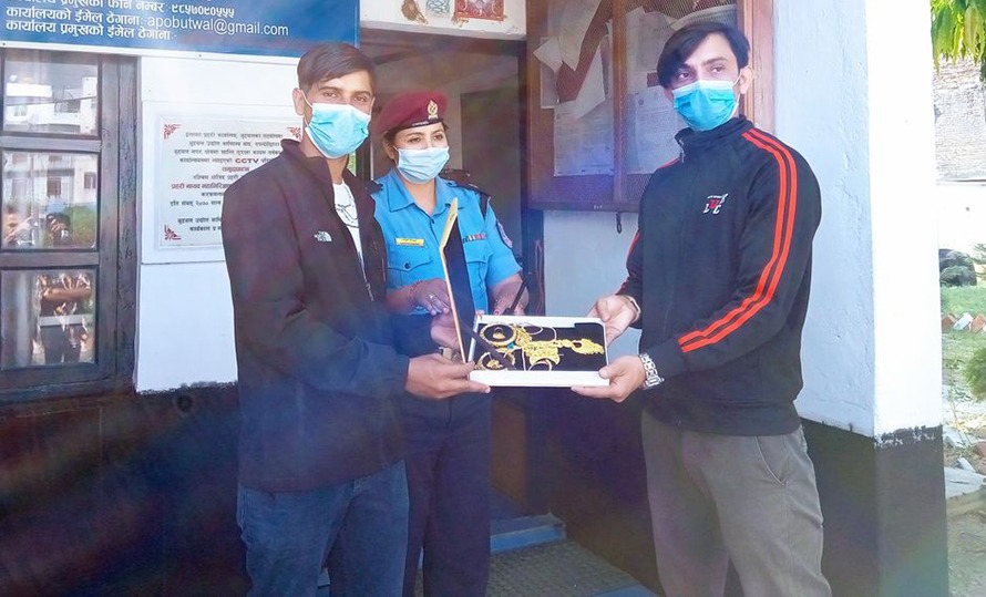 हराएको ११ तोला सुन पाउँदाको खुशी…