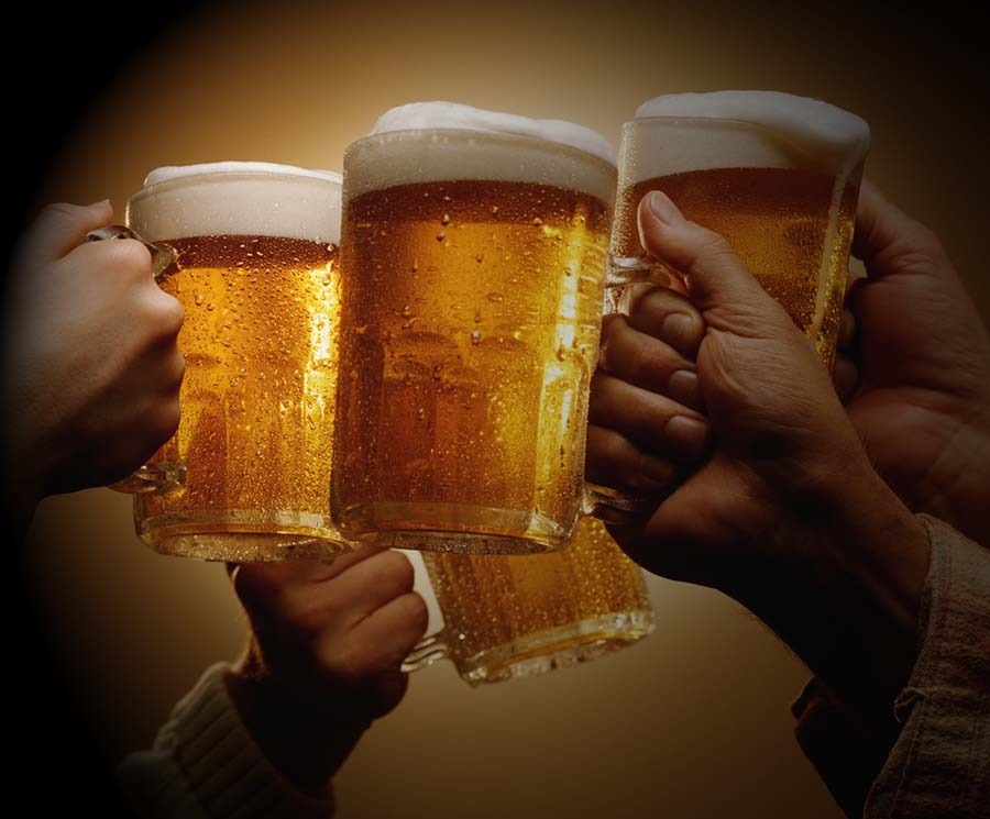 मदिरा महात्म्य : खाने मुखलाई जुँगाले नछेकेपनि