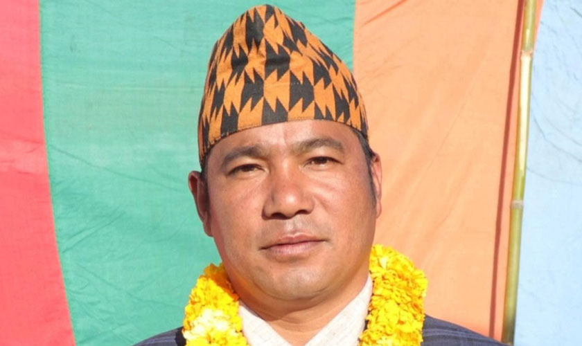 वडाध्यक्ष रक्सीले मातेर परस्त्रीको ओछ्यानमा पुगेपछि…