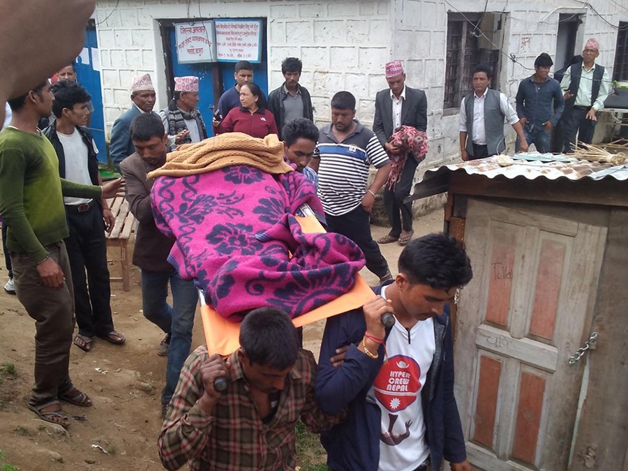 दुर्गमको पीडा : अस्पताल पुग्न नपाउँदै जान्छ सुत्केरीको ज्यान