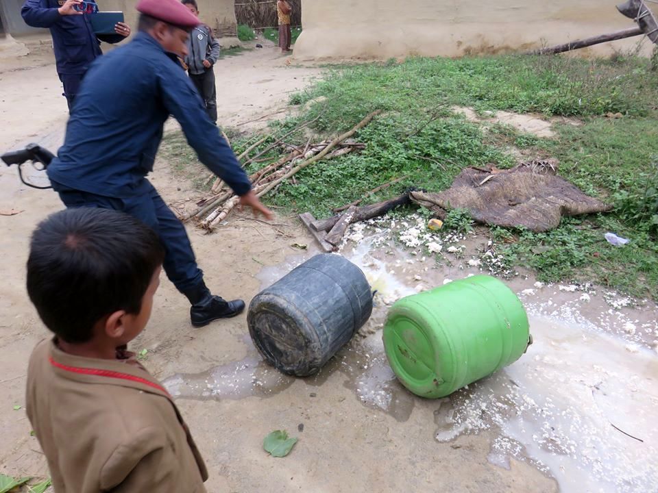 सात हजार लिटर अवैध घरेलु मदिरा नष्ट