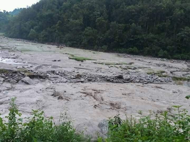 बाढी पीडितका पीडाः  आश्वासन आए, राहत आएन