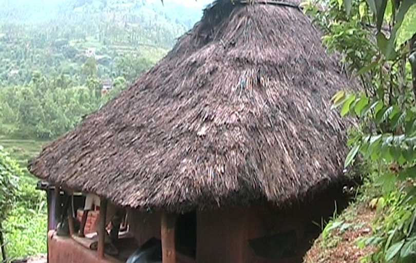 गुल्मीमा विस्थापन हुँदै खरका छाना