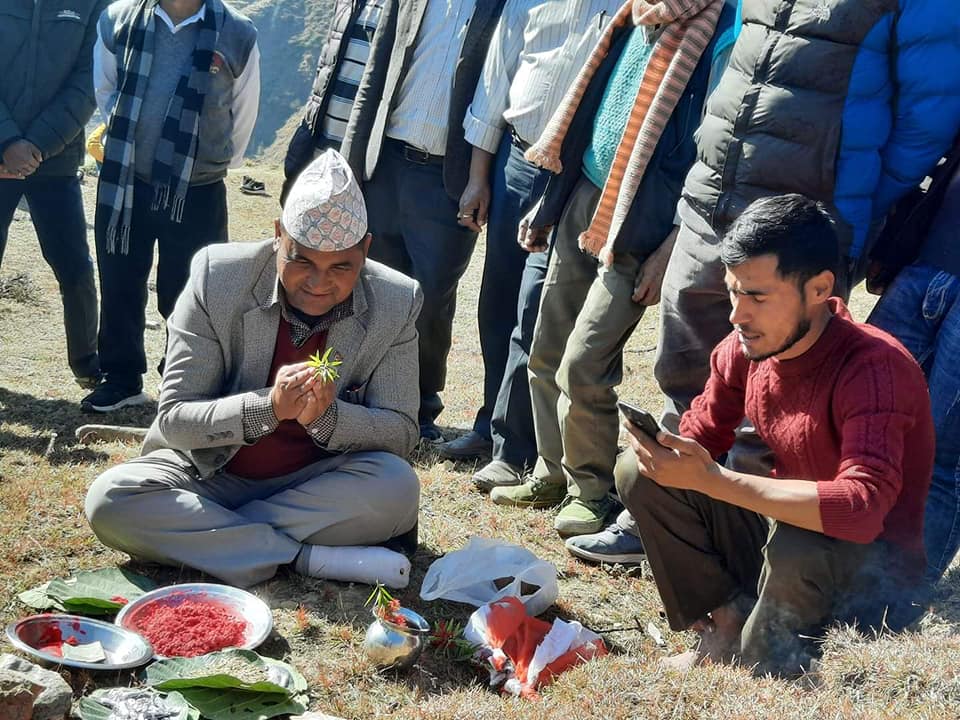 खप्तड छेडेदहको डोगडीमा १० शैयाको अस्पतालको शिलान्यास