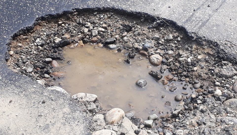 हुलाकीदेखि जिल्लाका अधिकांश सडक दयनीय