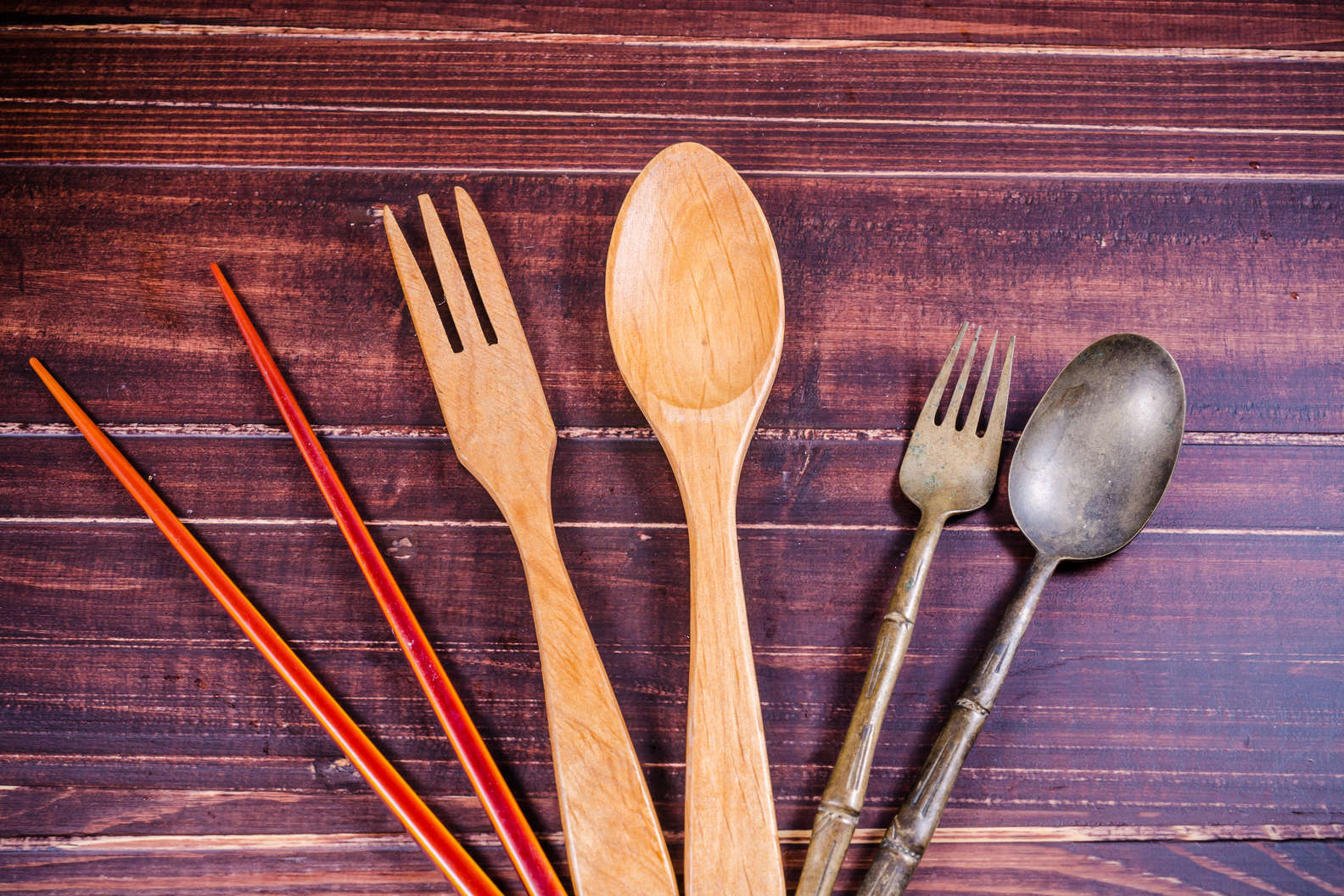 मिश्रमा भेटिएको चम्चाको इतिहास, कसरी विकास हुँदै गयो विश्वमा ?